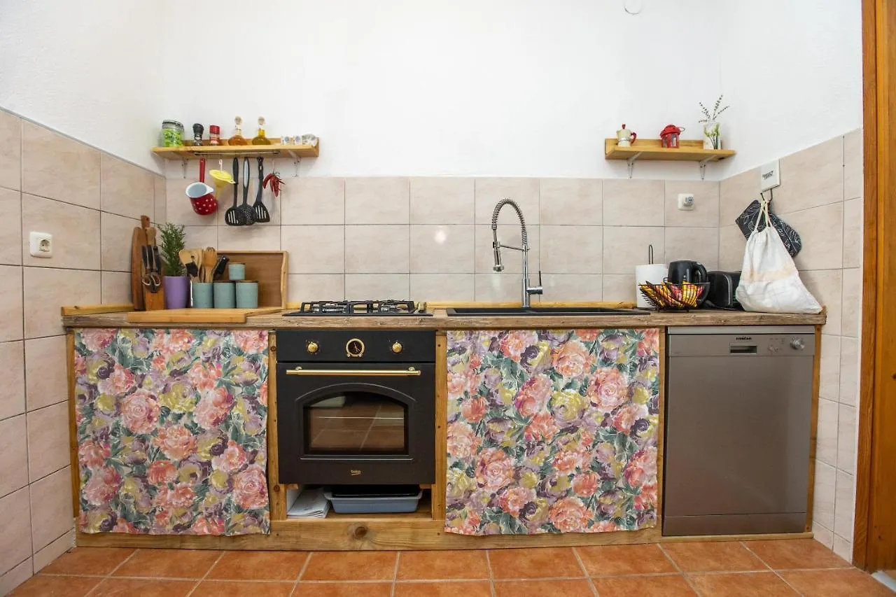 Holiday Home Venka Mrljane Kroatien